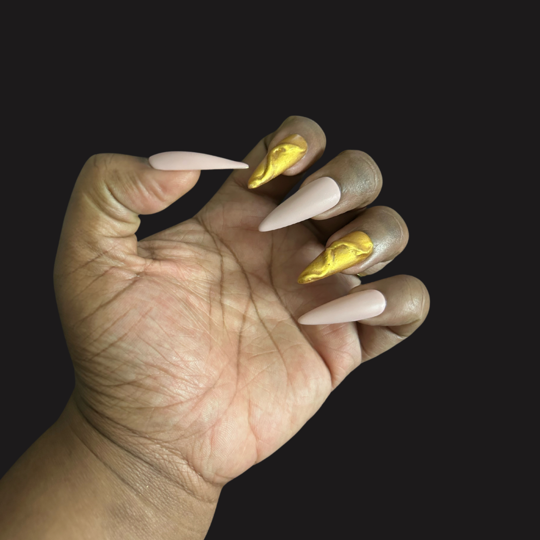 “Golden Natural” Nail Set