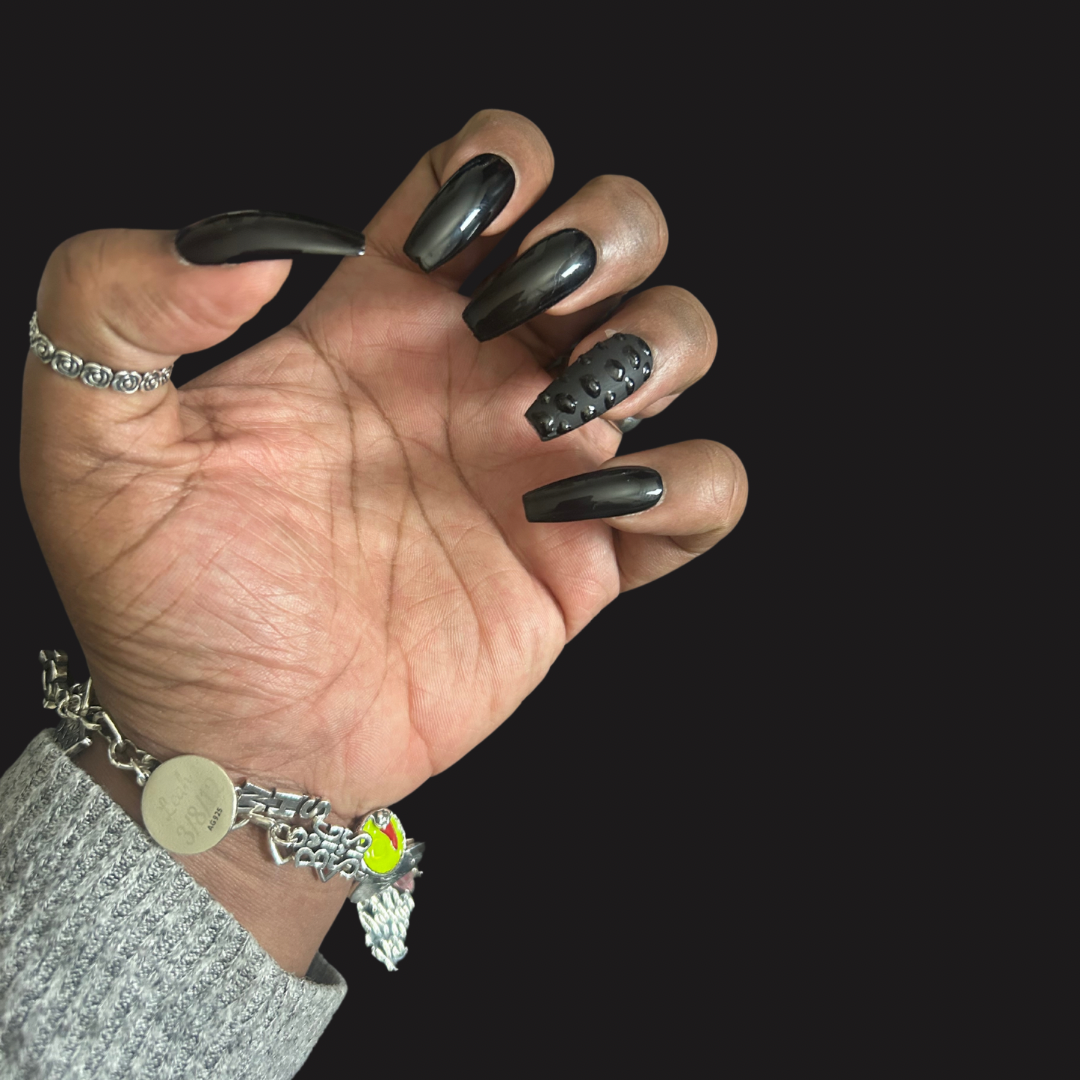 “Black Drop” Nail Set