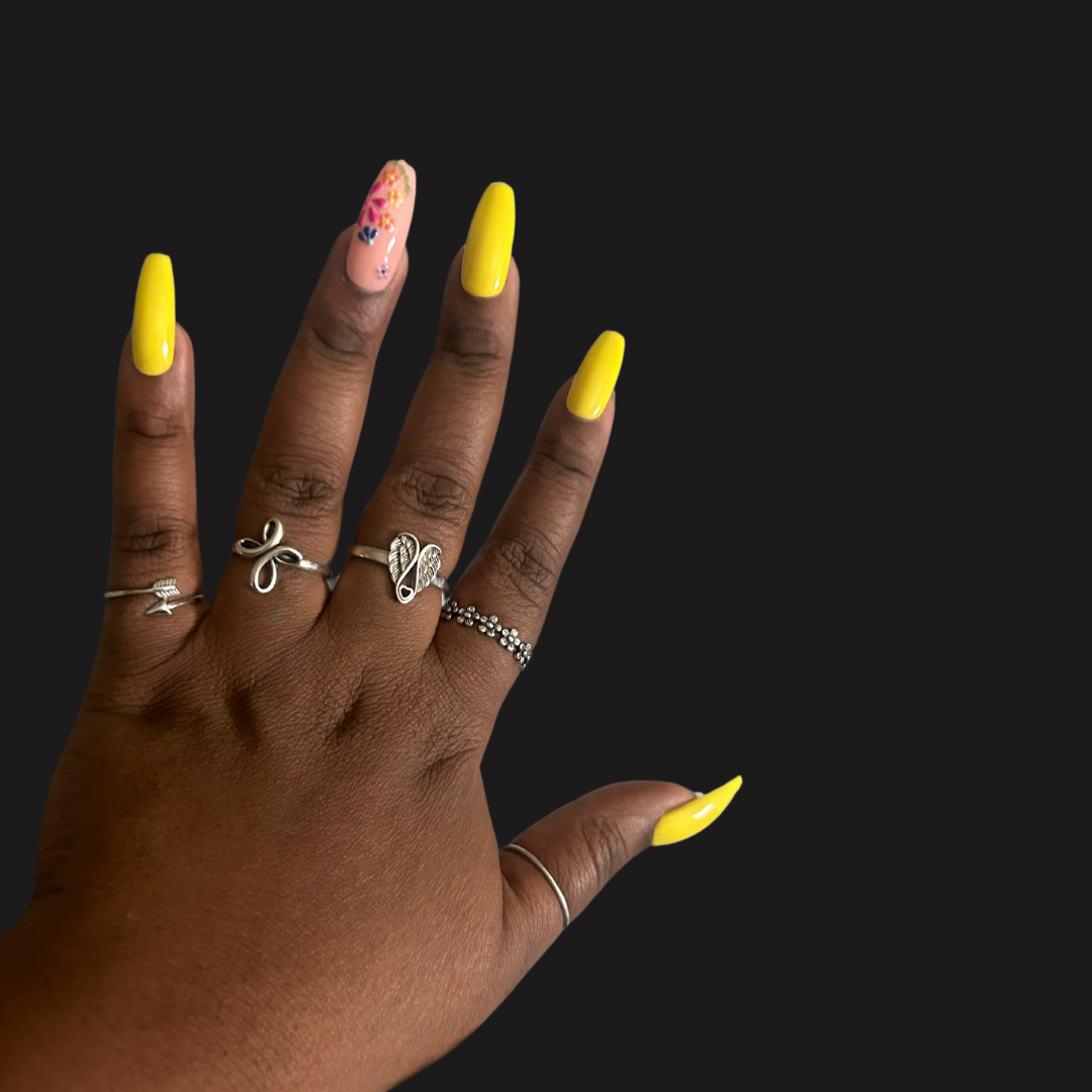 “Yellow Chrome Bloom” Nail Set