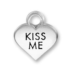 Charm con forma de corazón Kiss Me Love 