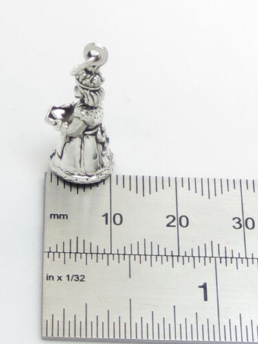 Queen of Hearts Charm